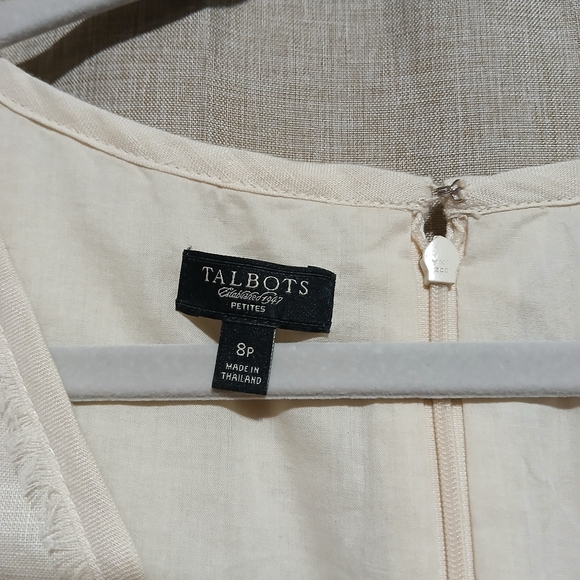 Talbots Cream Sleeveless Sheath Dress‎ Scoop Neck Mini Size 8P - Picture 3 of 6